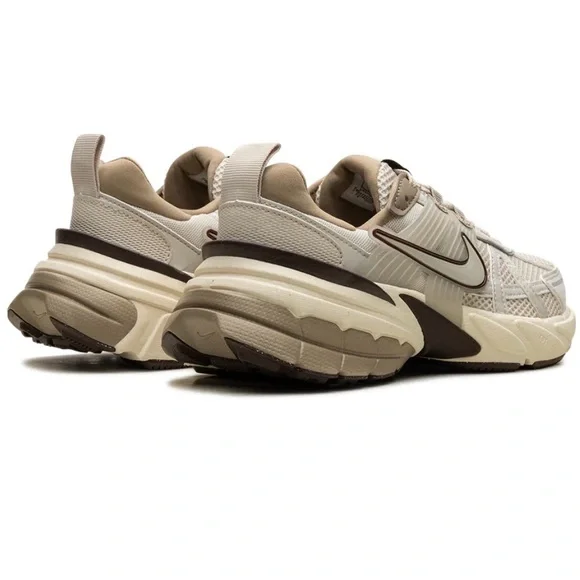 NWOT Nike V2K Run “Light Orewood Brown” - Picture 3 of 6